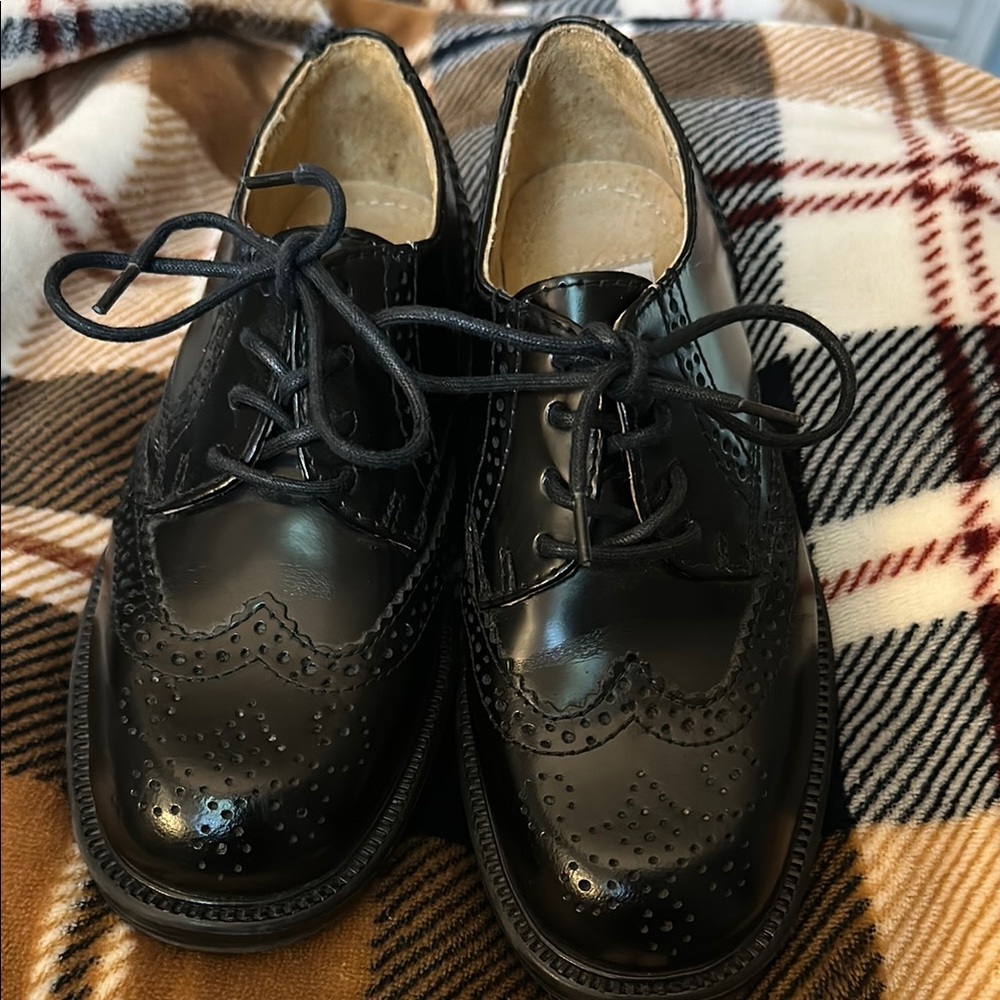 Classic Black Oxford Shoes Sz 13c Real leather.  🍐.